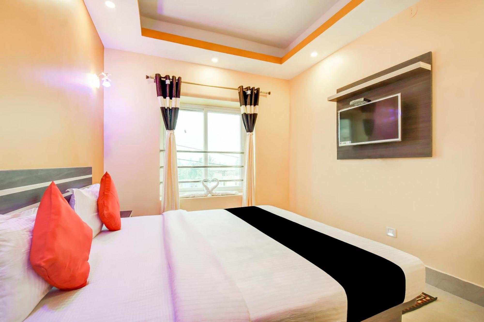 Capital O 79404 Hotel Dev Bhumi Puri Buitenkant foto