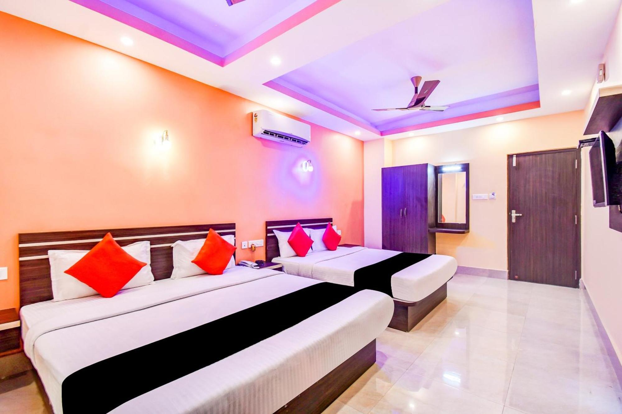 Capital O 79404 Hotel Dev Bhumi Puri Buitenkant foto