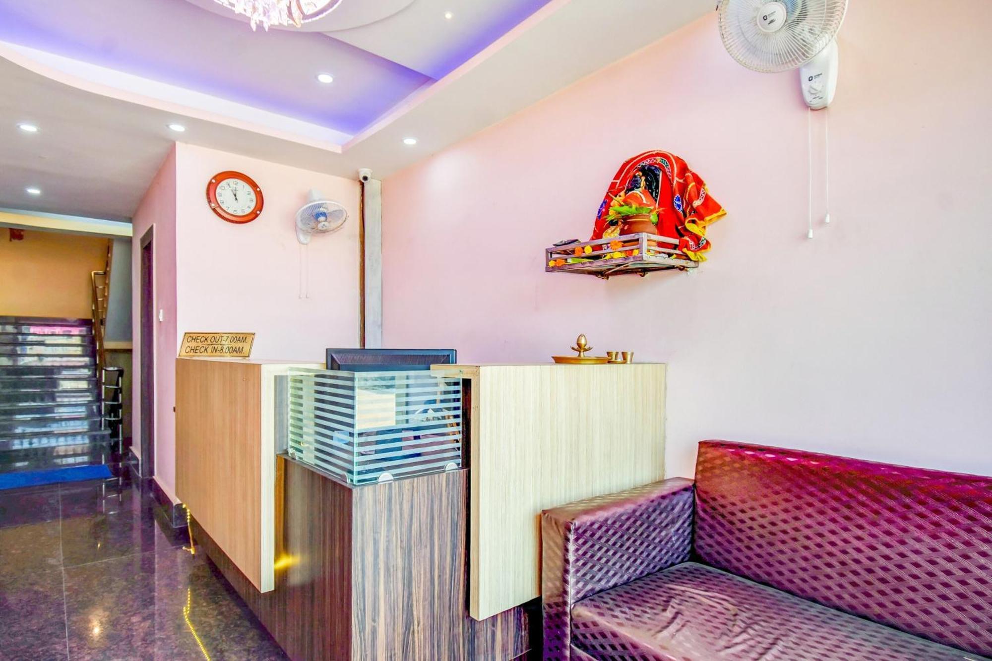 Capital O 79404 Hotel Dev Bhumi Puri Buitenkant foto